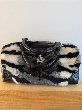 My Flat in London black-va and-white zebra-striped faux fur
